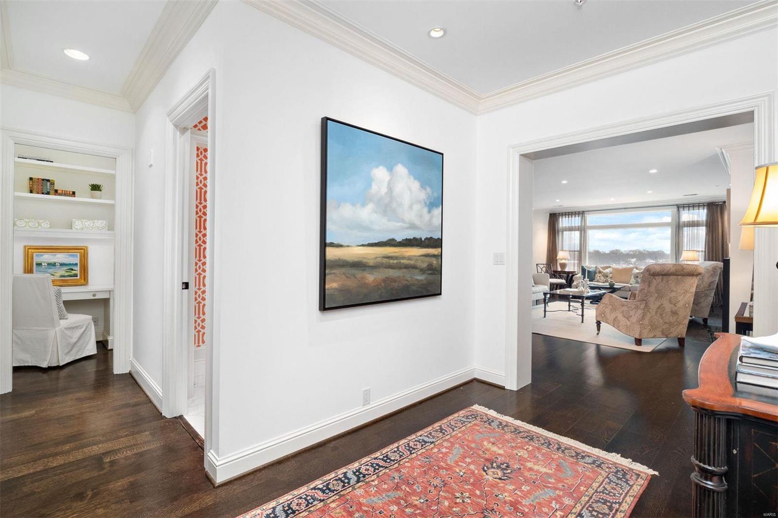 Residence At 800 S Hanley A Condo - Residential