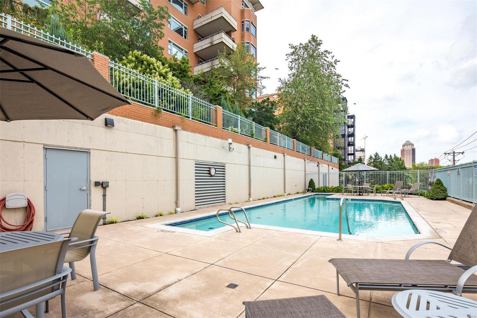 Residence At 800 S Hanley A Condo - Residential