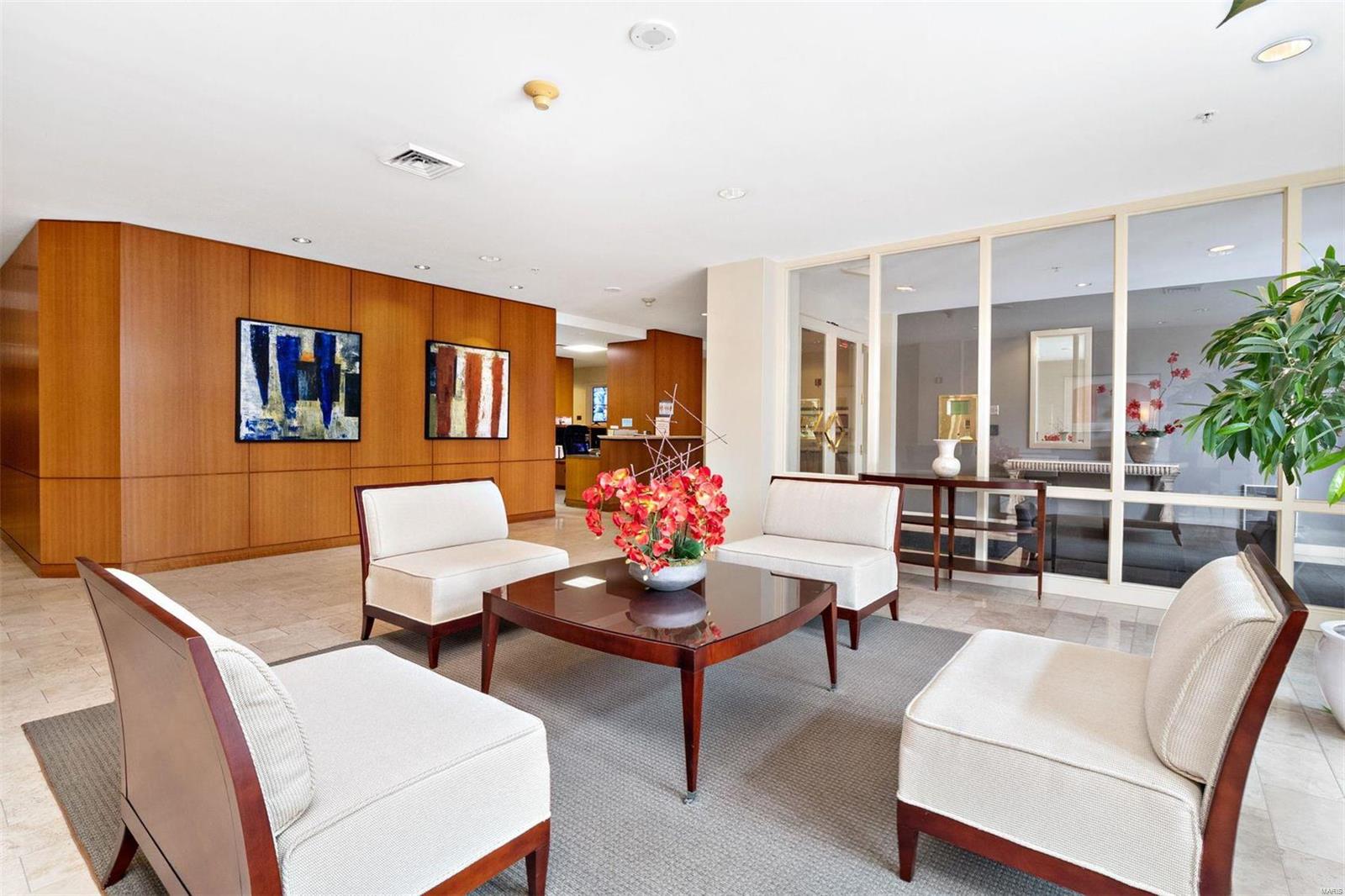 Residence At 800 S Hanley A Condo - Residential