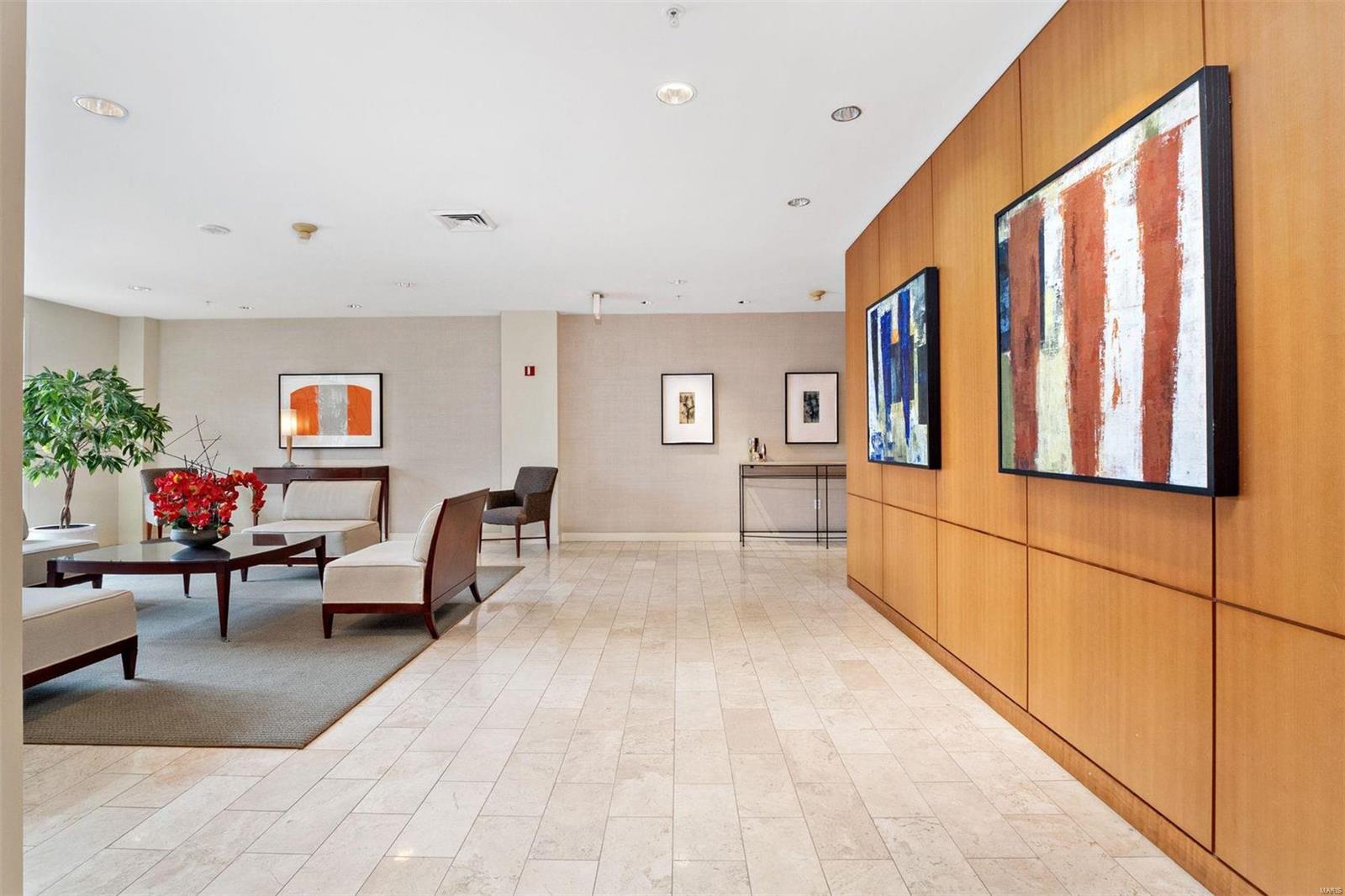 Residence At 800 S Hanley A Condo - Residential