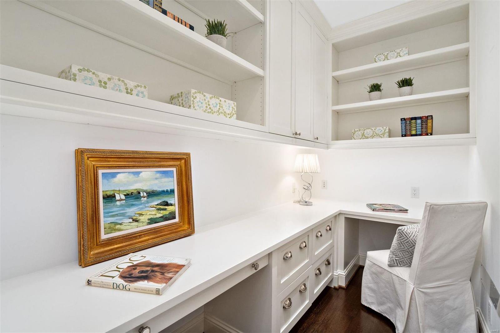 Residence At 800 S Hanley A Condo - Residential