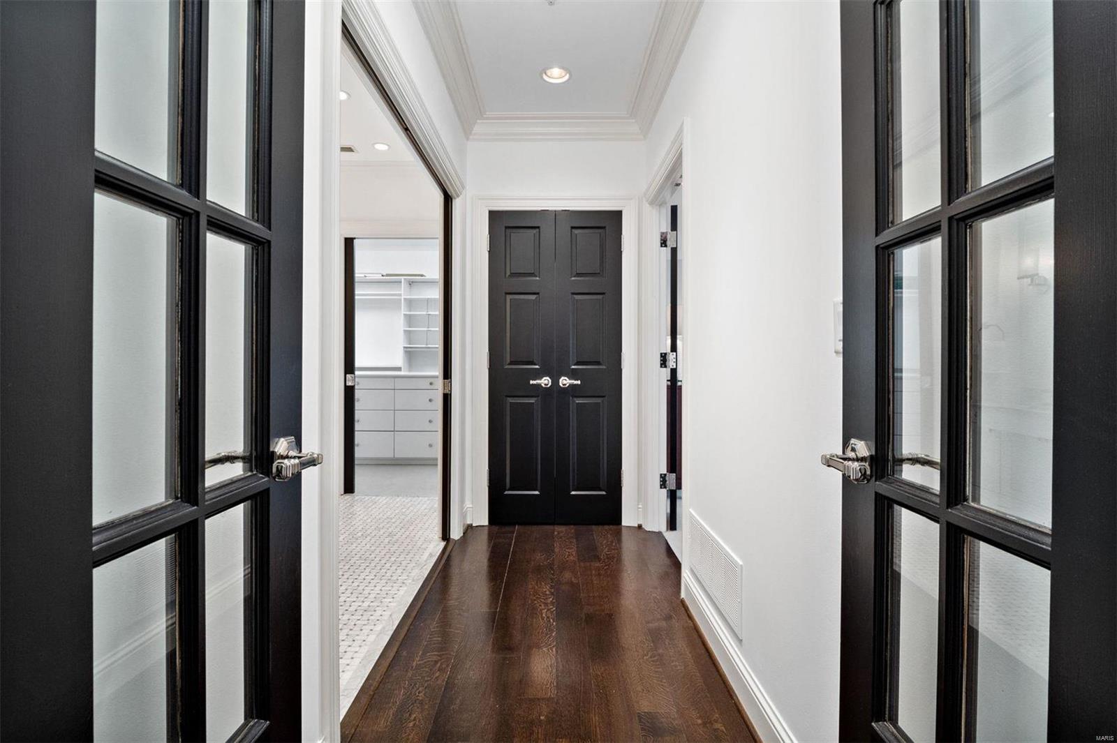 Residence At 800 S Hanley A Condo - Residential