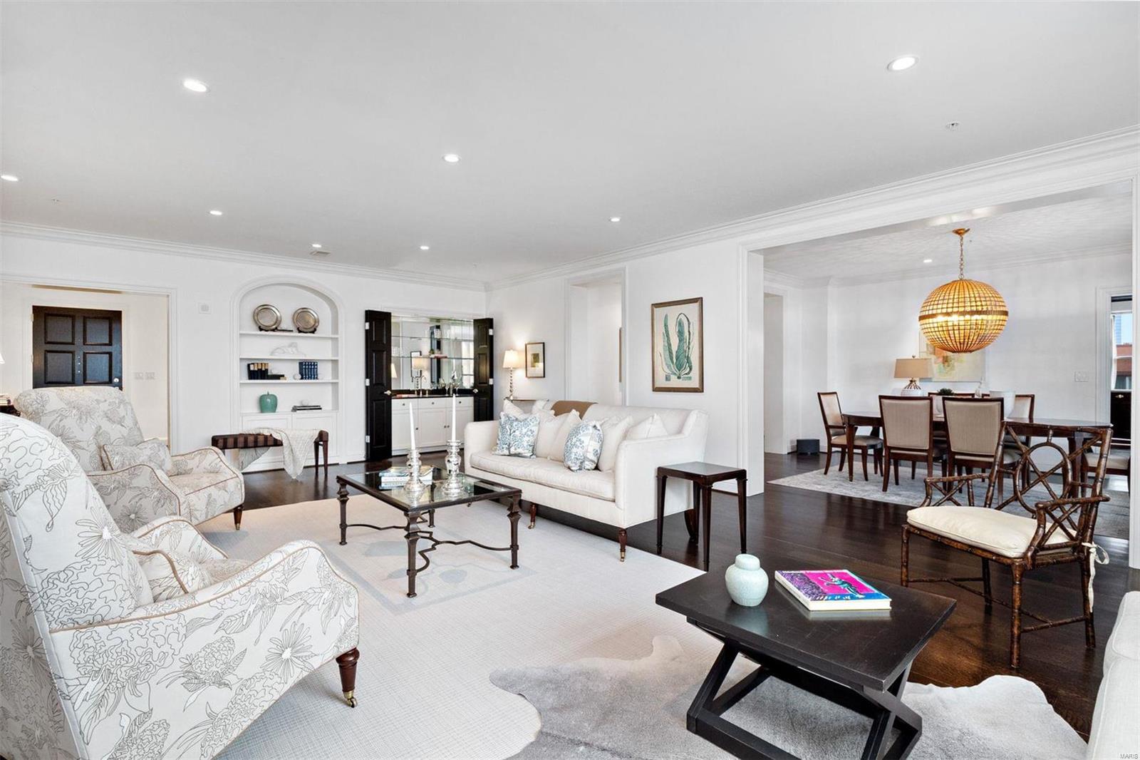 Residence At 800 S Hanley A Condo - Residential