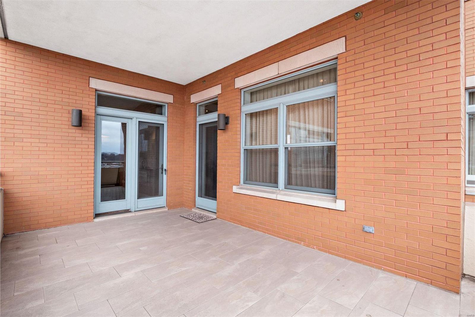 Residence At 800 S Hanley A Condo - Residential