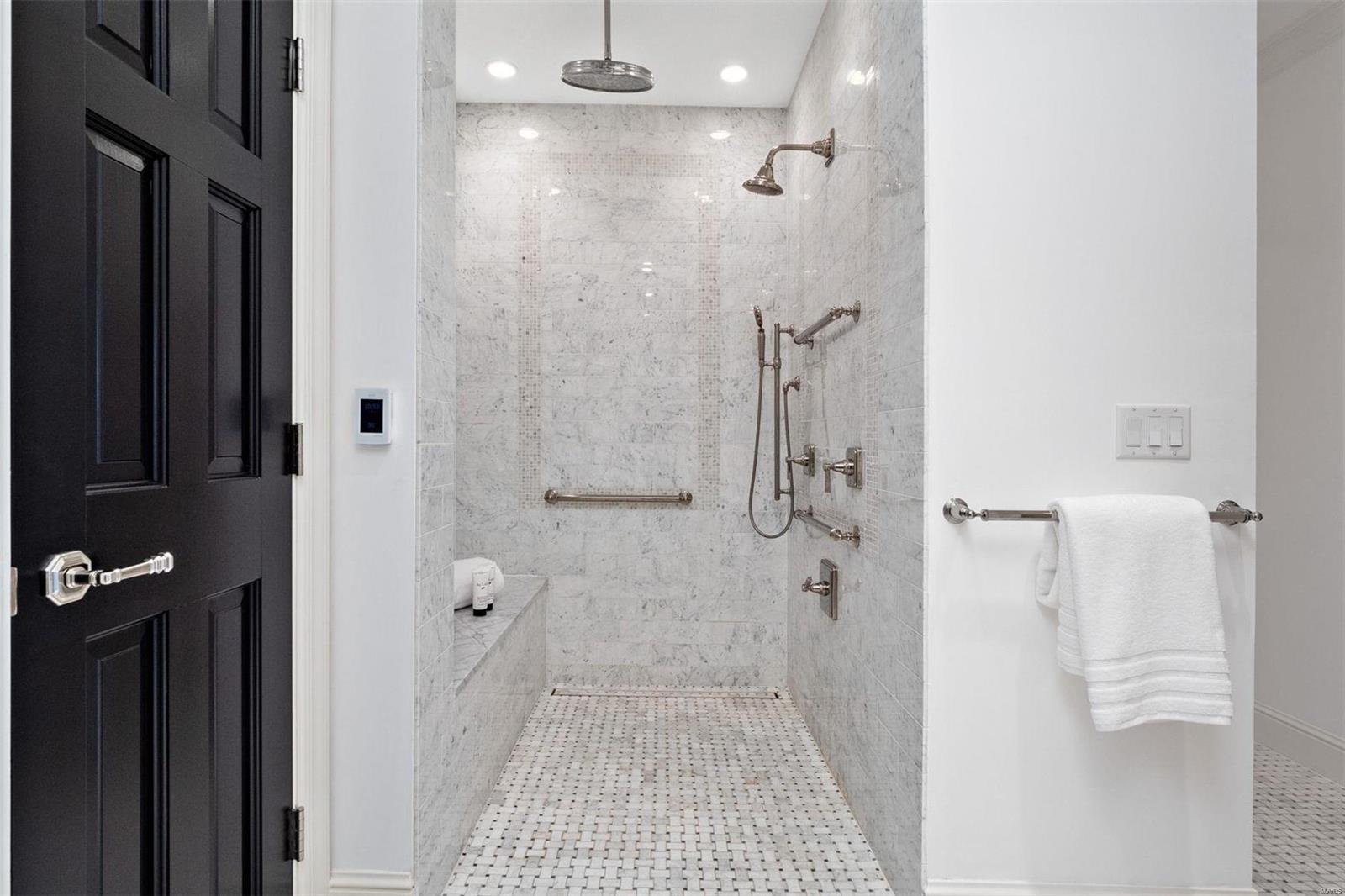 Residence At 800 S Hanley A Condo - Residential