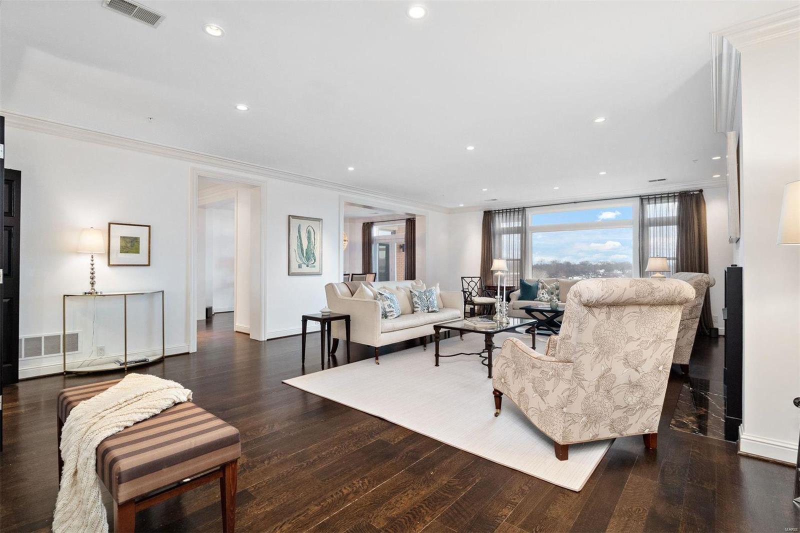 Residence At 800 S Hanley A Condo - Residential