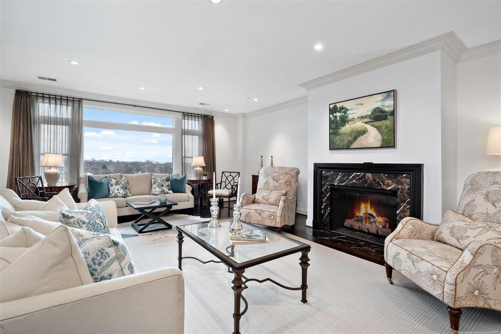 Residence At 800 S Hanley A Condo - Residential