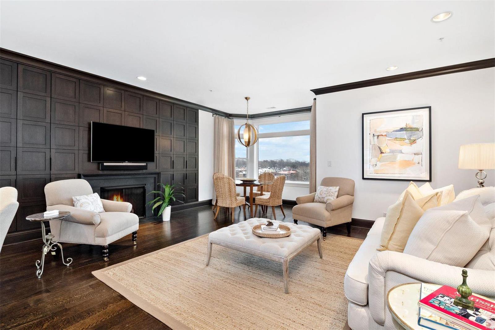 Residence At 800 S Hanley A Condo - Residential