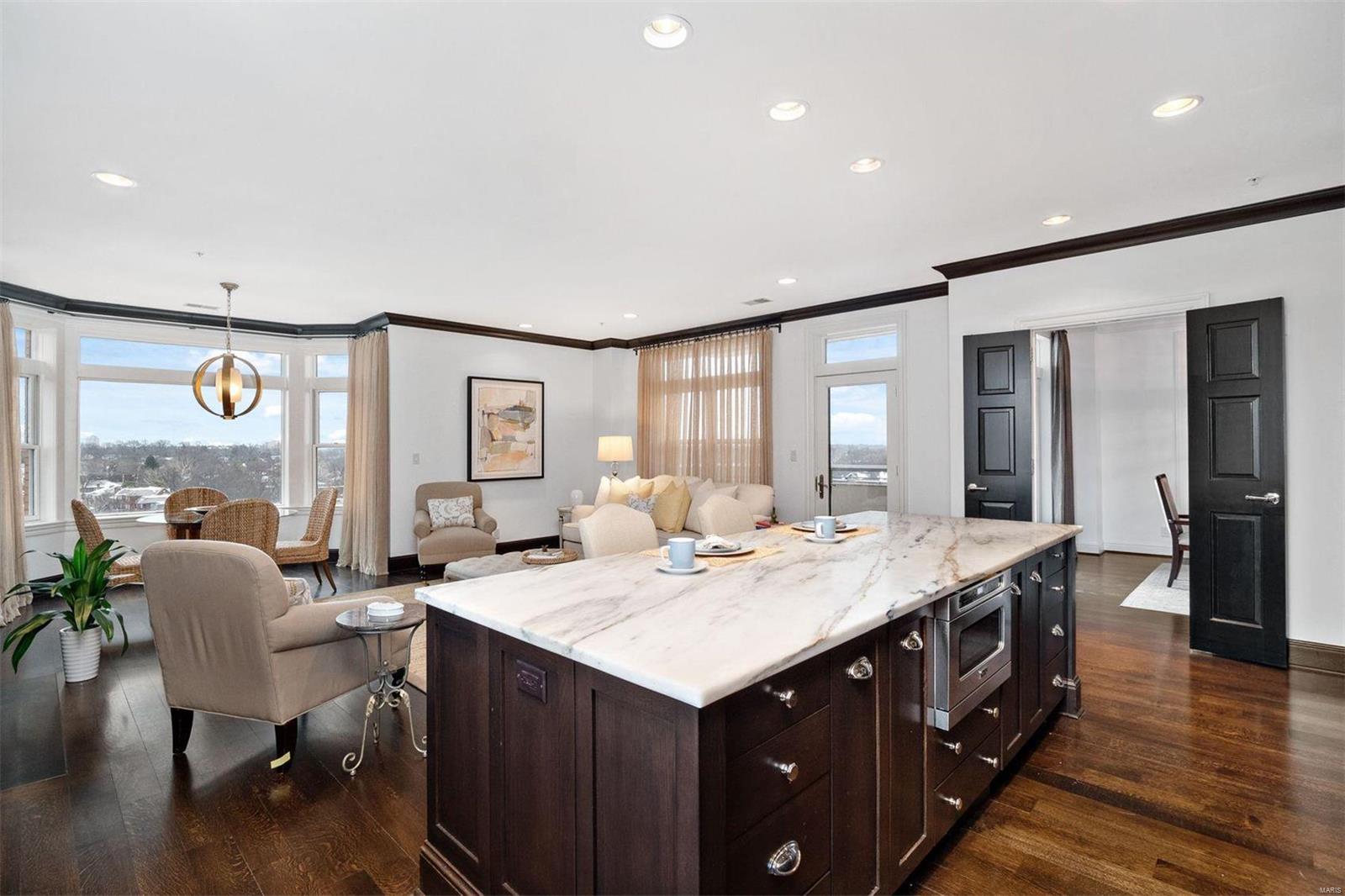 Residence At 800 S Hanley A Condo - Residential