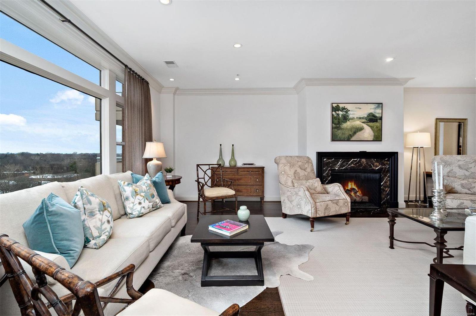 Residence At 800 S Hanley A Condo - Residential