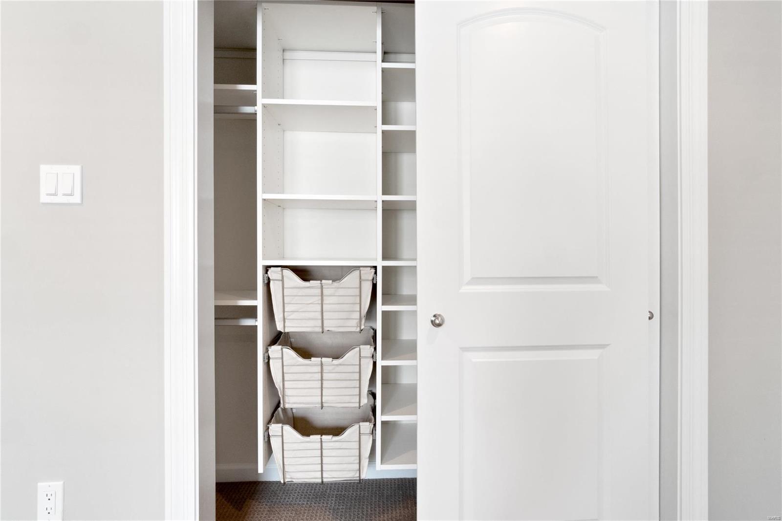 Woods Of Ladue The - Residential