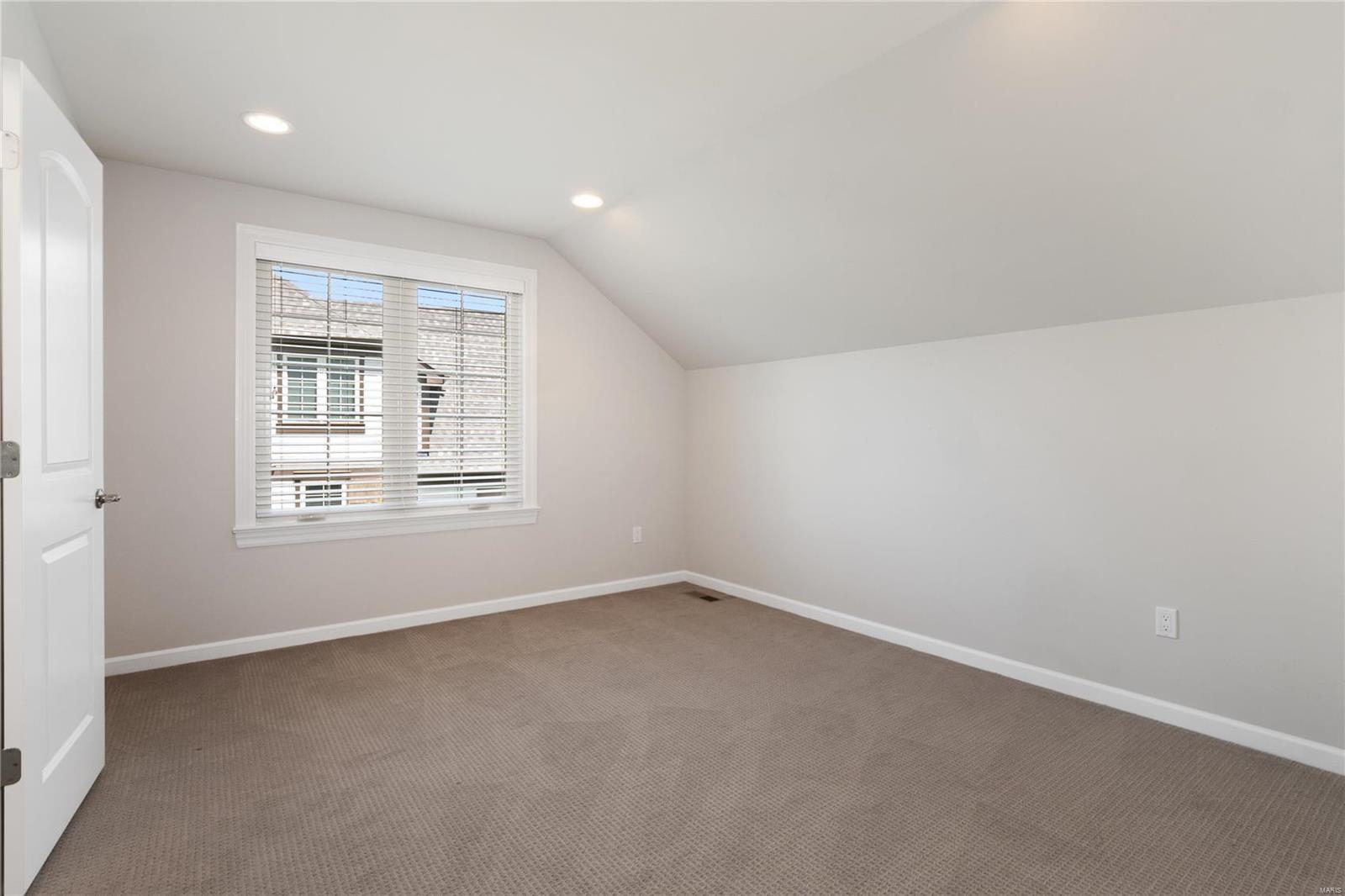 Woods Of Ladue The - Residential