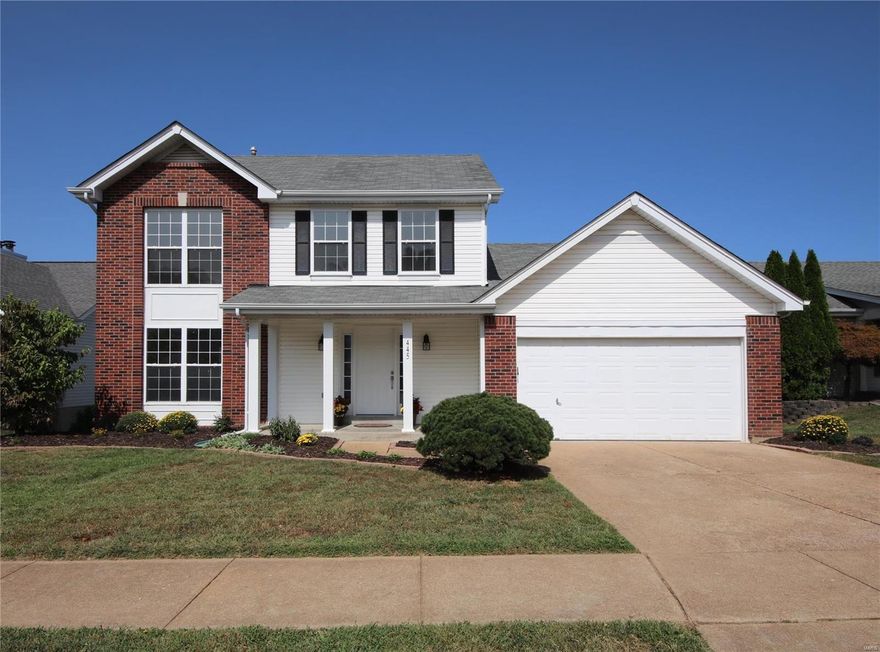 All the offers need to be submitted before 6pm of Monday (Sept. 28th). Put acceptance deadline as Noon of Sept. 29th. Thanks. Beautiful updated 1.5 story is waiting for you to see the sparking interior. Open floor plan, hardwood floor. Updated kitchen with new 42 inch white cabinets, quartz counter top, stainless steel appliance, elegant backsplash. Dramatic 2 story great room with marble surround fireplace. Dining area with bay windows opening to generous deck and spectacular view. The master suite includes walk-in closet with closet organizer. luxury updated master bath with new vanities, separate tub and shower, slate floor. 2nd floor features 3 good-sized bedrooms and an updated full bath. Walk out lower level has big rec room. New light fixtures throughout. New carpet. New HVAC. Fresh paint throughout. Parkway school. Easy access to I-141 and I-44.