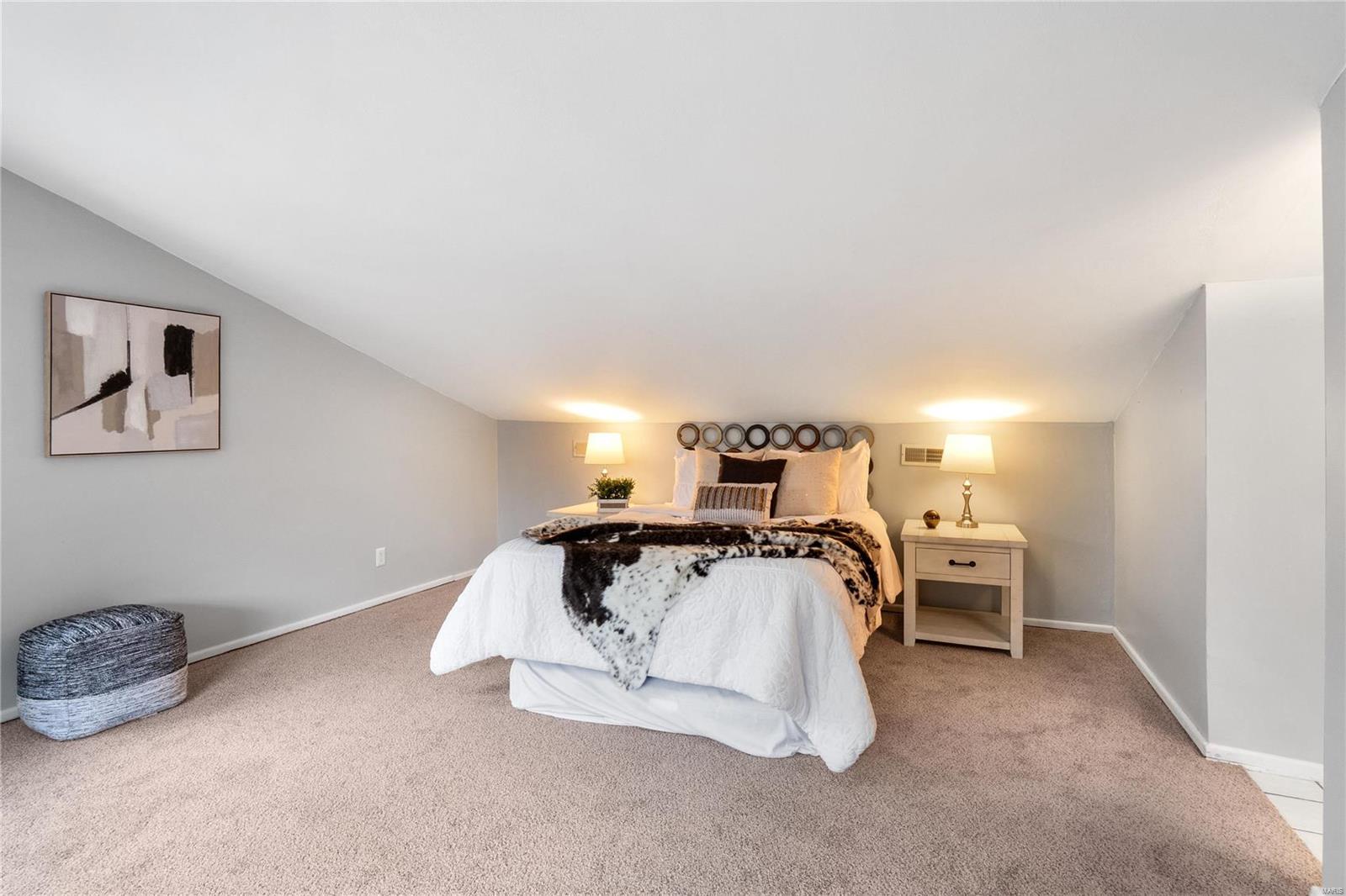 St Louis, Missouri 63130, United States, 4 Bedrooms Bedrooms, ,3 BathroomsBathrooms,Residential,Active,34344