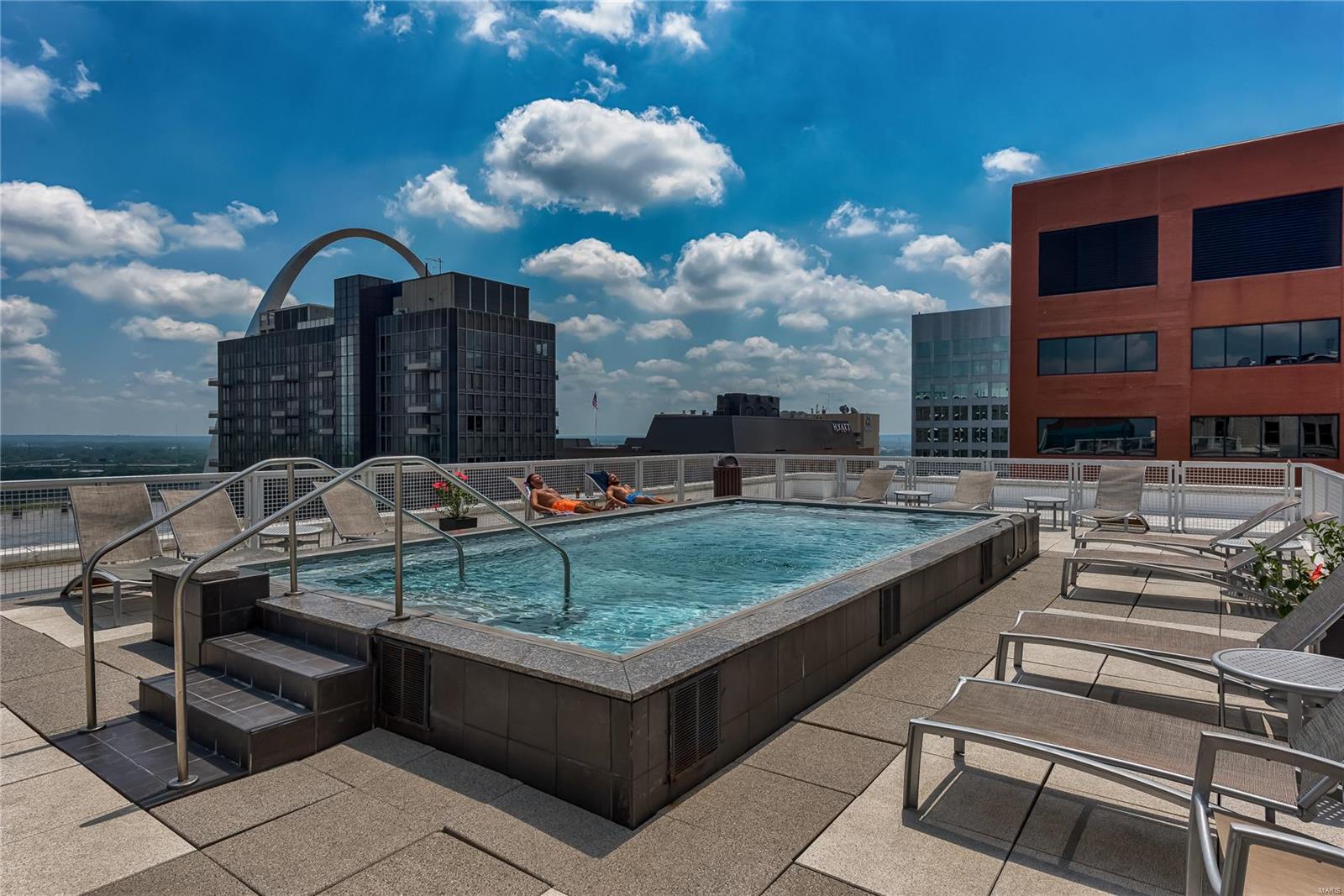 314 N Broadway 903