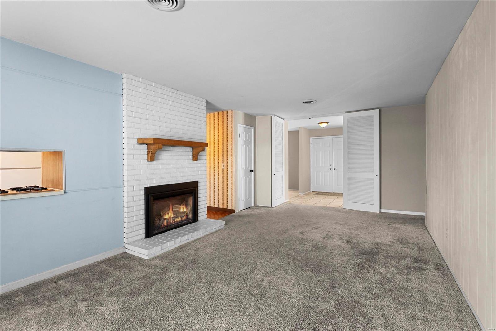 St Louis, Missouri 63126, United States, 4 Bedrooms Bedrooms, ,2 BathroomsBathrooms,Residential,Pending,17813