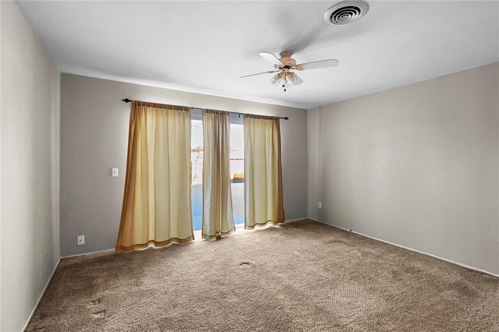 St Louis, Missouri 63126, United States, 4 Bedrooms Bedrooms, ,2 BathroomsBathrooms,Residential,Pending,17813