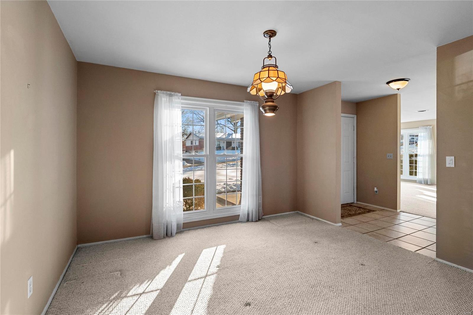 St Louis, Missouri 63126, United States, 4 Bedrooms Bedrooms, ,2 BathroomsBathrooms,Residential,Pending,17813