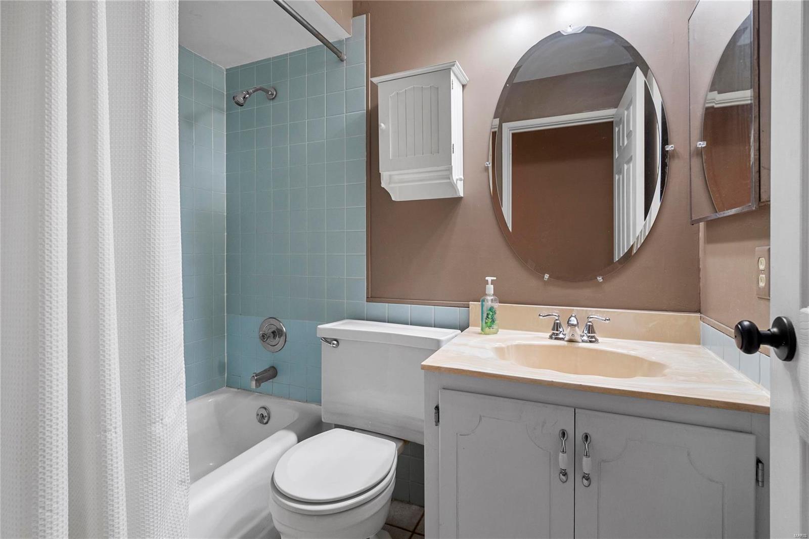 St Louis, Missouri 63126, United States, 4 Bedrooms Bedrooms, ,2 BathroomsBathrooms,Residential,Pending,17813