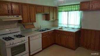 Crown Point Manor - Residential