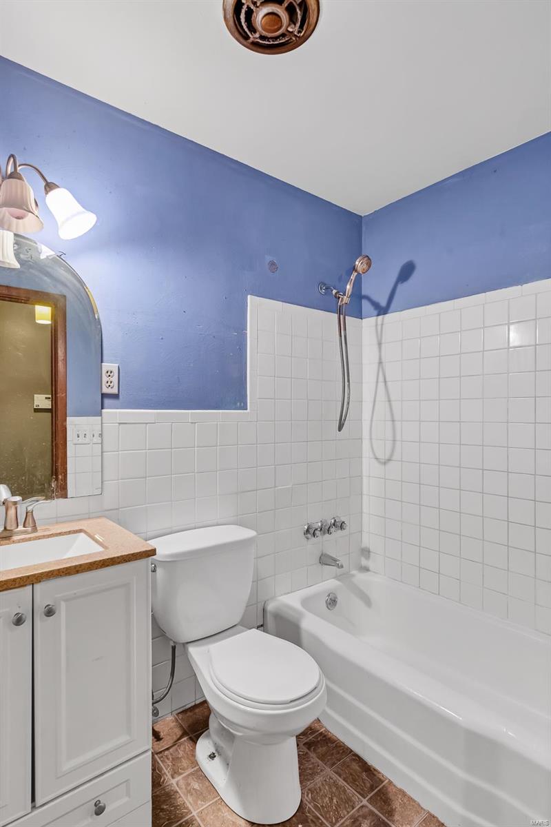 Ville Maria Eight - Residential