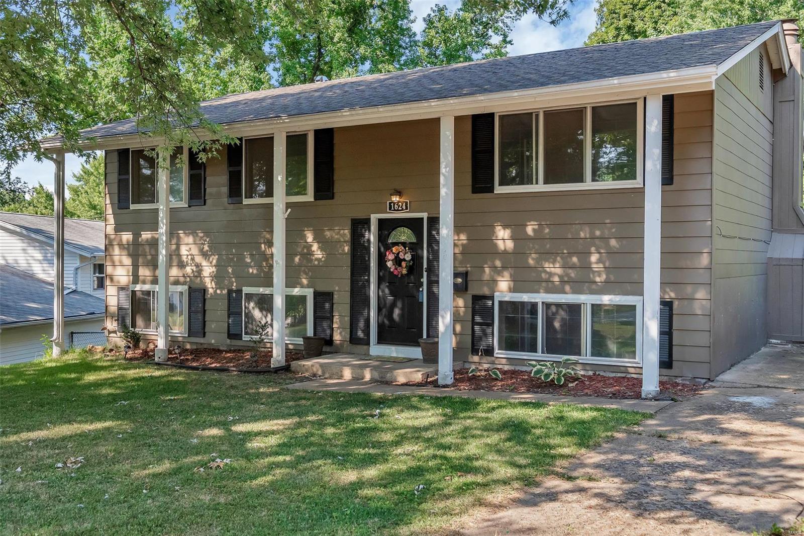 Ville Maria Eight - Residential