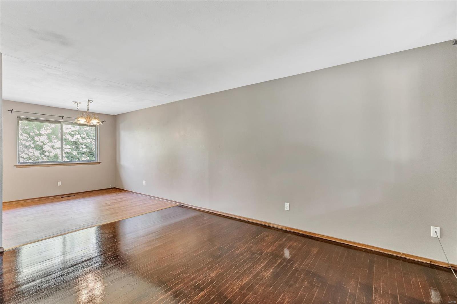 Ville Maria Eight - Residential