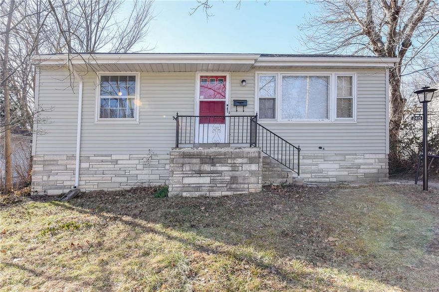 MOVE-IN DISCOUNT!! One month FREE RENT with extended lease signed by March 1st!!

Just renovated in a beautiful area! New kitchen, New bathroom, refinished hardwood floors and fresh paint throughout. The main floor offers a large living room, dining room, updated kitchen, updated bathroom, two bedrooms, and nice sun room which steps out to a large, fully fenced, back yard. Most pets are welcome. Very clean and freshly painted walk-out basement offers plenty of extra living and storage space. Great neighborhood on the boarder of Rock Hill and Brentwood. Just two blocks from beautiful Tilles Park, and less than 5 minutes to Hwy 64/40 and I-170. Call for a showing TODAY!!