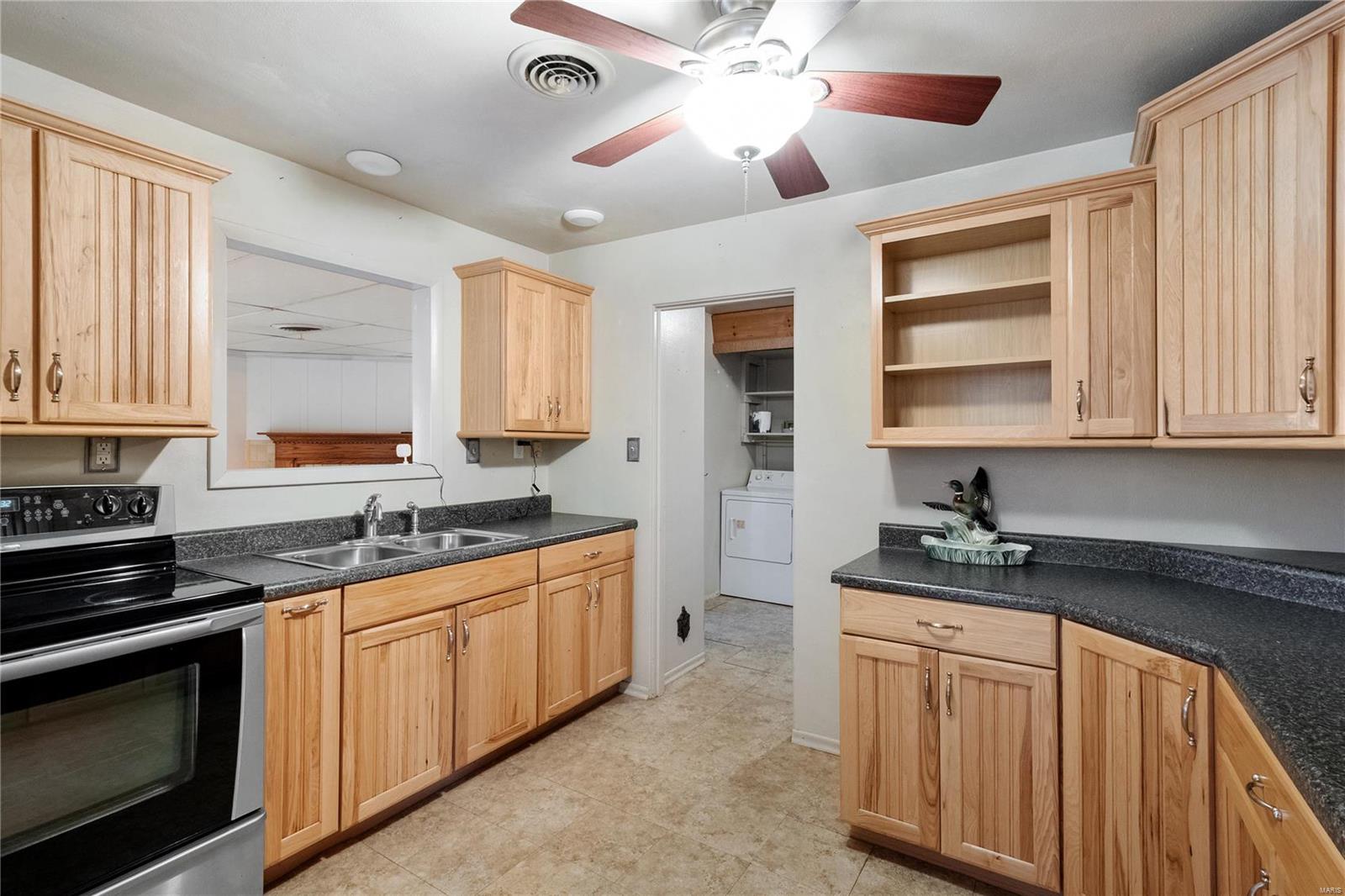 Caseyville, Illinois 62232, United States, 3 Bedrooms Bedrooms, ,1 BathroomBathrooms,Residential,Pending,27097