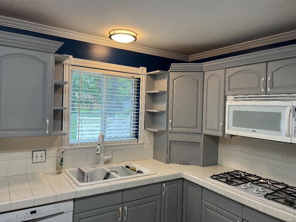COURTNEY ESTATES - Residential
