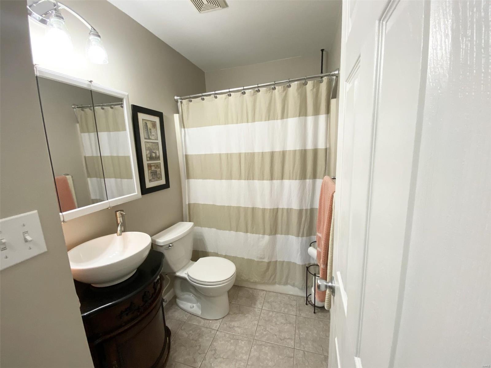 Shelley Manor 02 - Residential