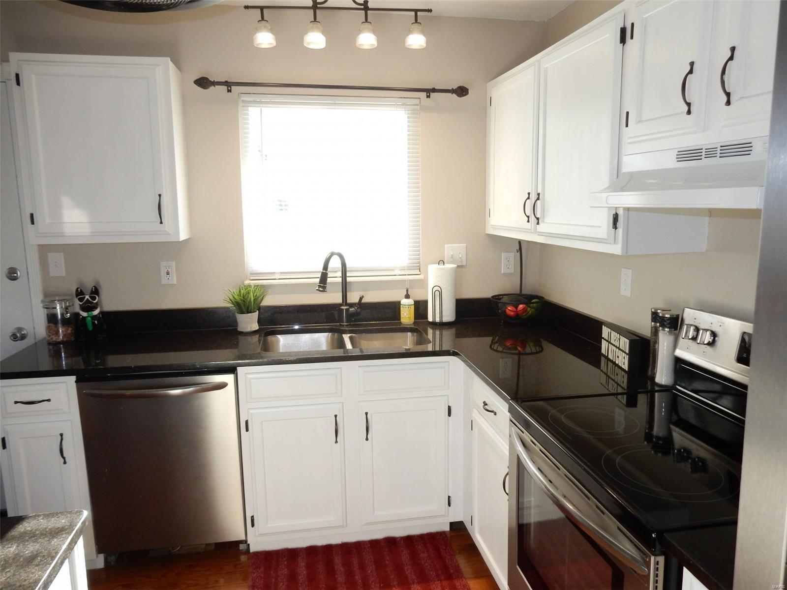Shelley Manor 02 - Residential