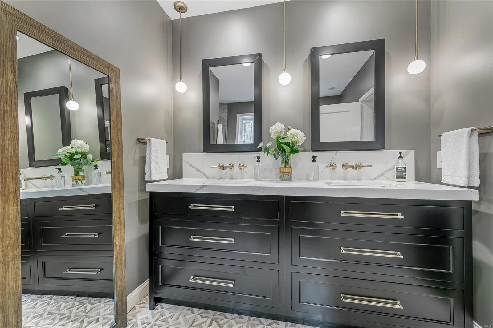 Old Westbury - Residential