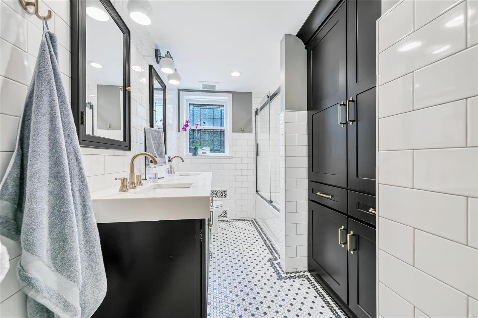 Old Westbury - Residential