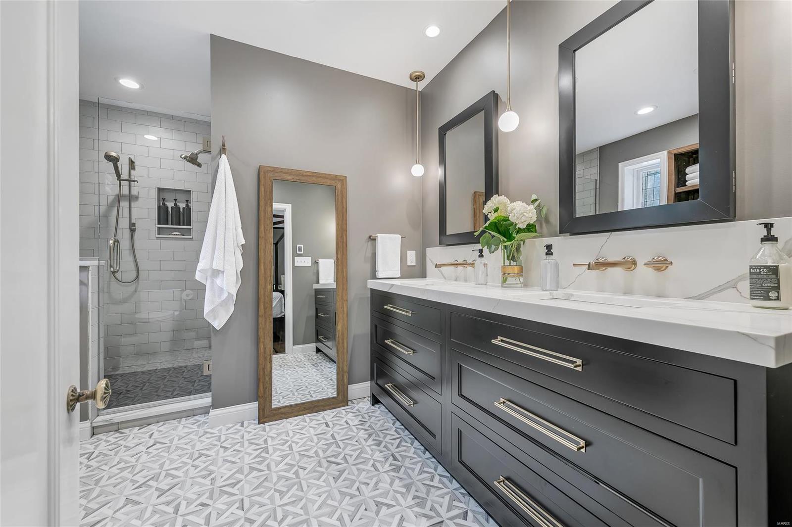 Old Westbury - Residential