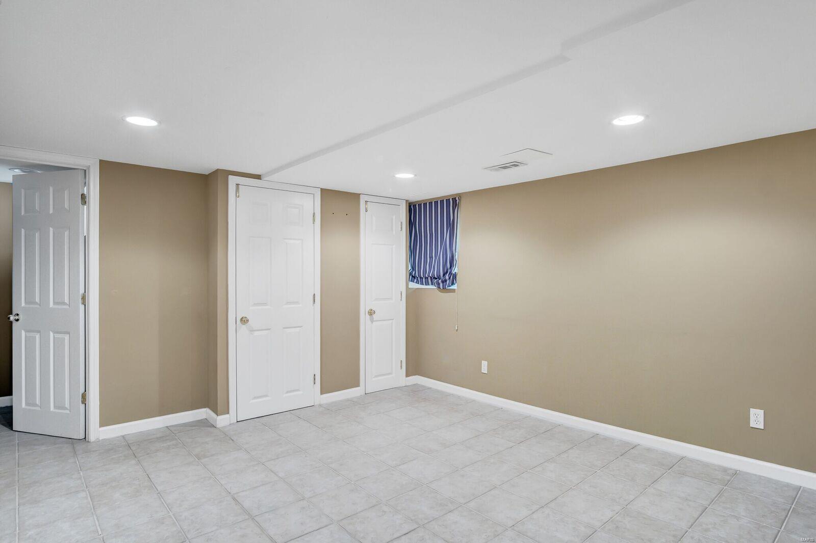 Balsons Sub Of Shaftesbury Heights - Residential