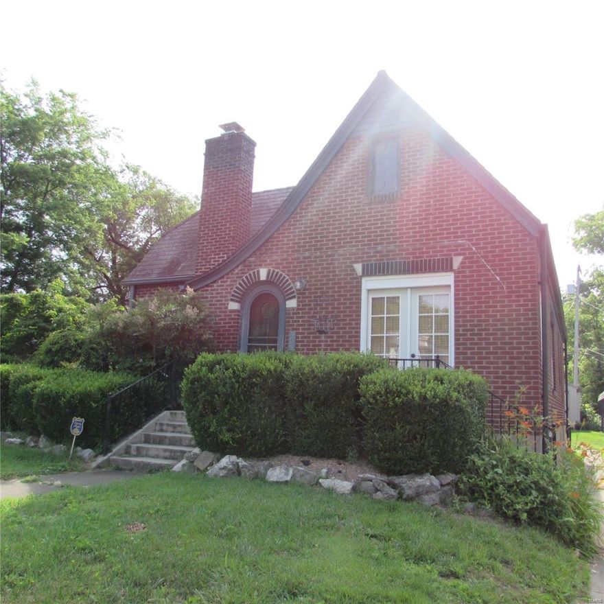 2BD/2BA Brick home off of Broadway near Southeast Hospital & SEMO with beautiful hardwood floors and lots of unique character. Kitchen is updated and includes stove, refrigerator, and built in microwave. Off street parking in back from W End and from the alley. One car garage with electric and patio off back door. Security alarm system installed and can be turned on with additional monthly fee. Washer and dryer hookups and second full bath is in large unfinished basement. Central A/C and gas heat.