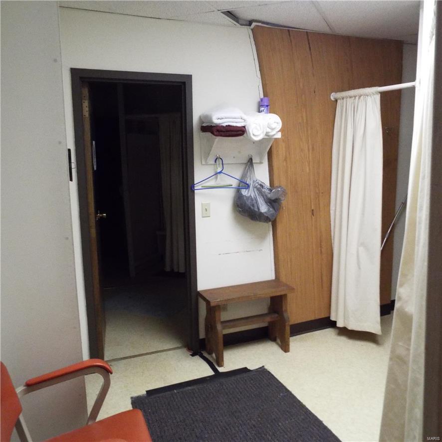 Steen & Cunninghams - Commercial Sale