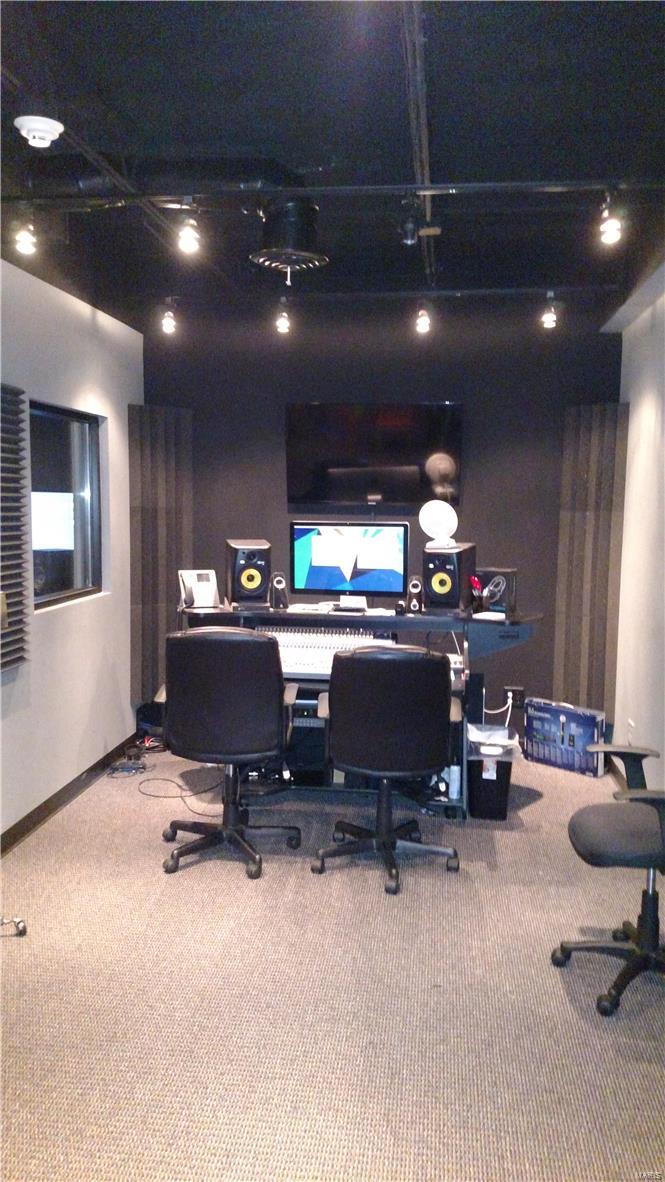 Steen & Cunninghams - Commercial Sale