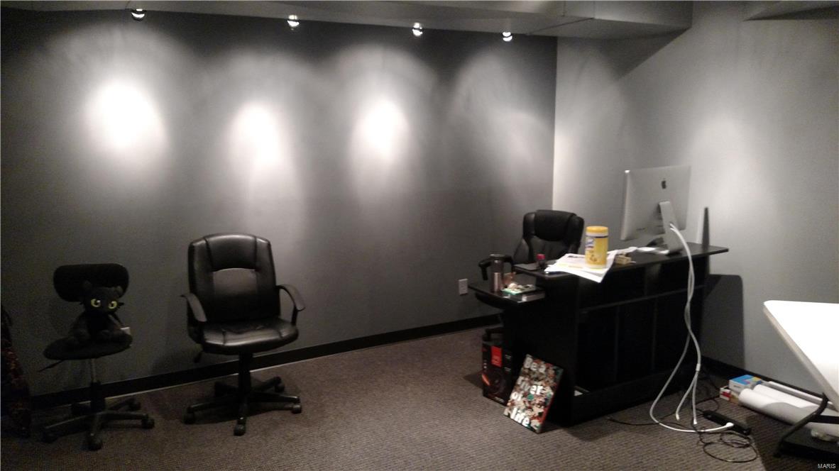 Steen & Cunninghams - Commercial Sale