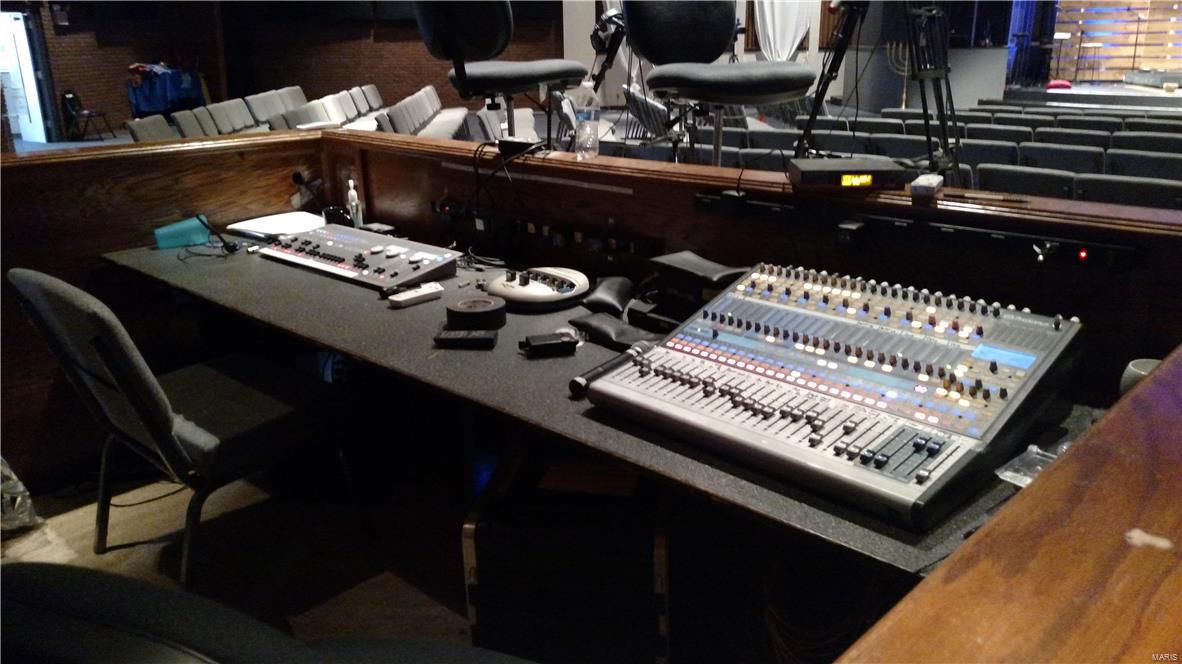 Steen & Cunninghams - Commercial Sale