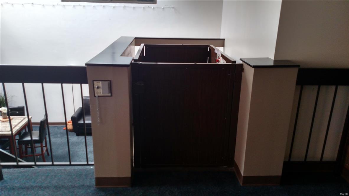 Steen & Cunninghams - Commercial Sale