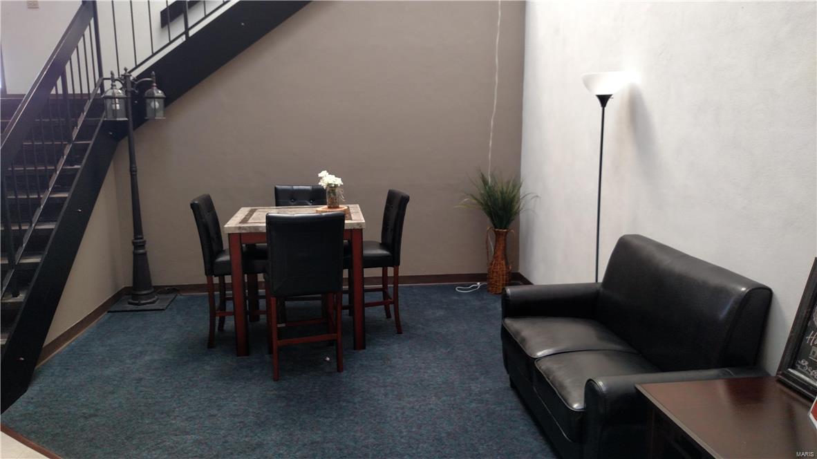 Steen & Cunninghams - Commercial Sale