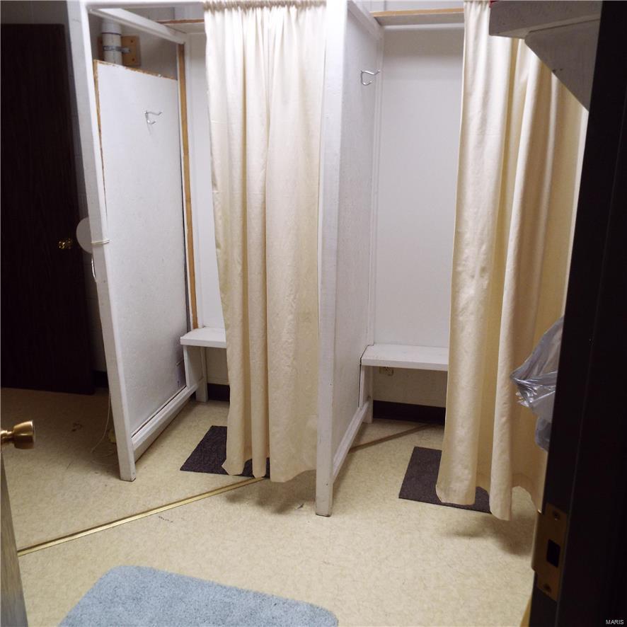 Steen & Cunninghams - Commercial Sale