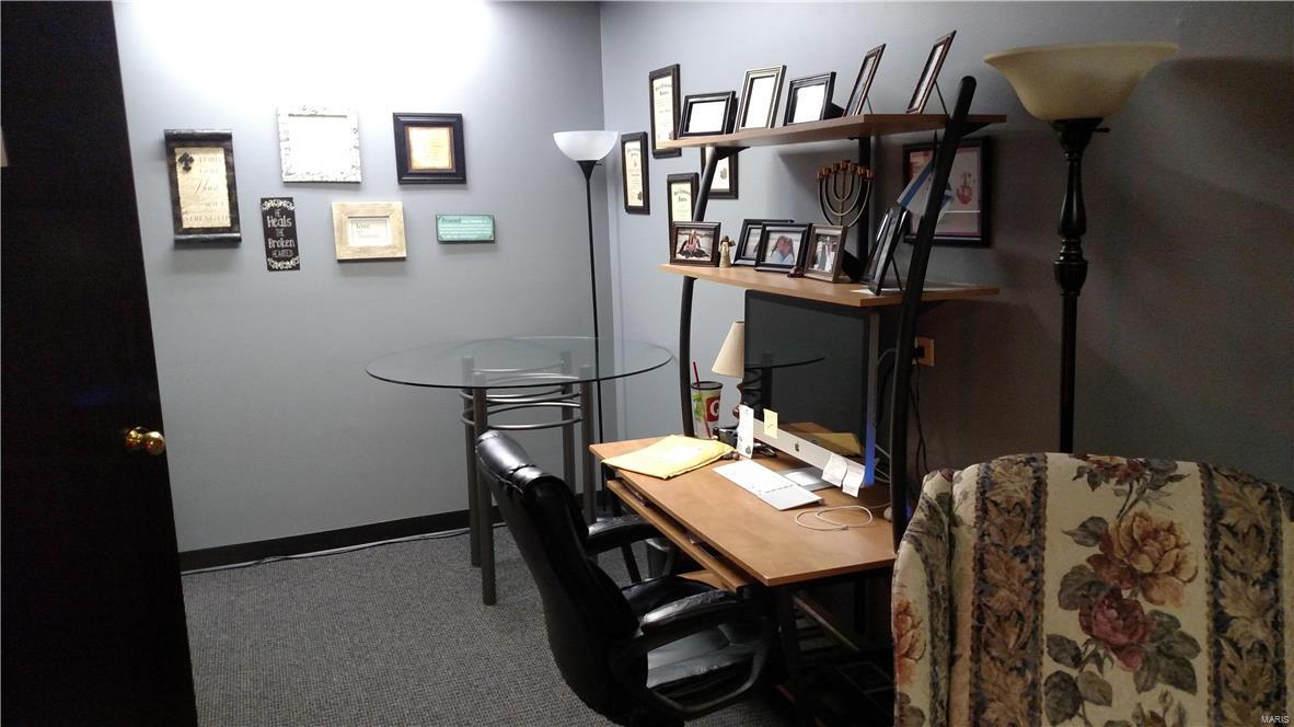 Steen & Cunninghams - Commercial Sale