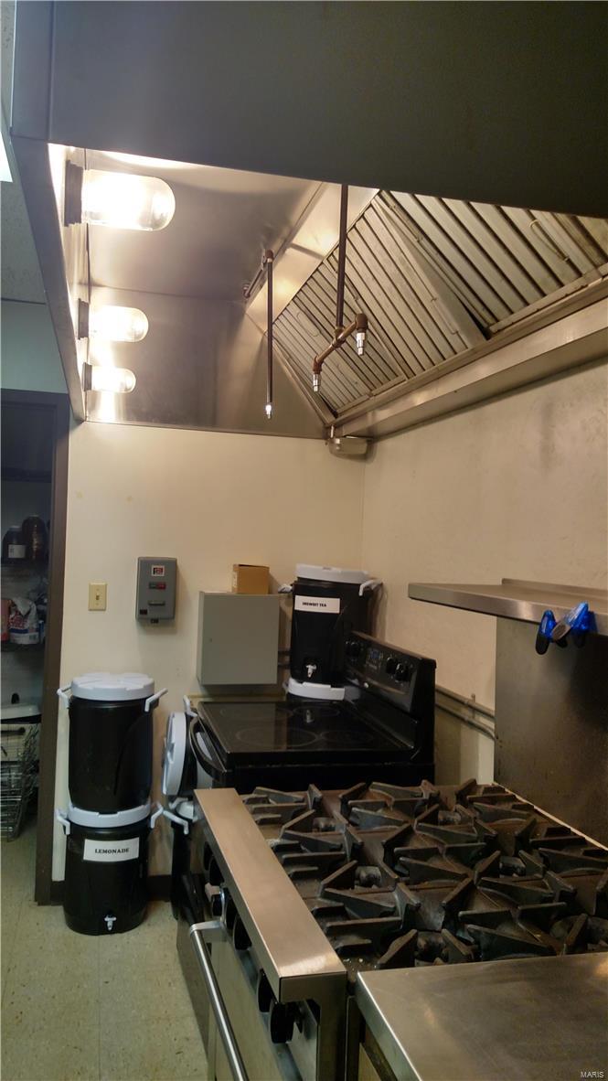 Steen & Cunninghams - Commercial Sale