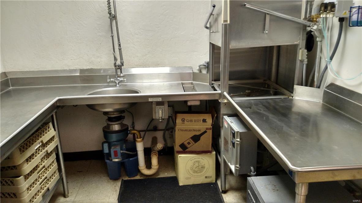 Steen & Cunninghams - Commercial Sale