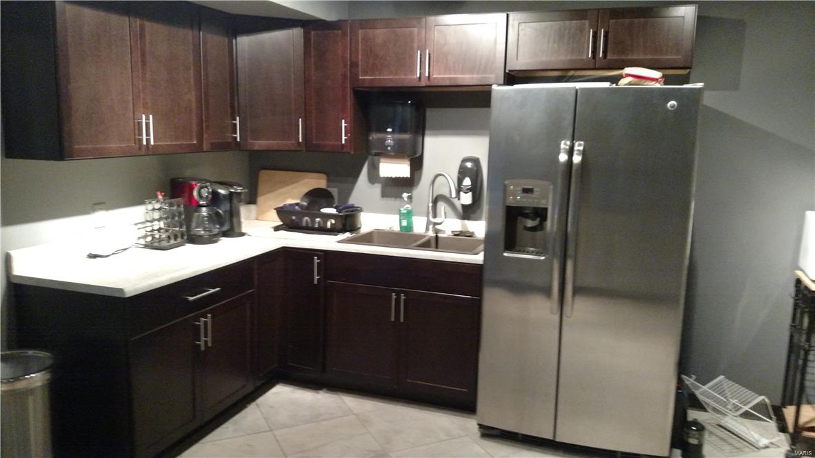 Steen & Cunninghams - Commercial Sale