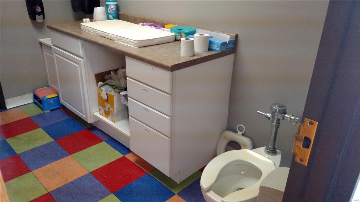 Steen & Cunninghams - Commercial Sale