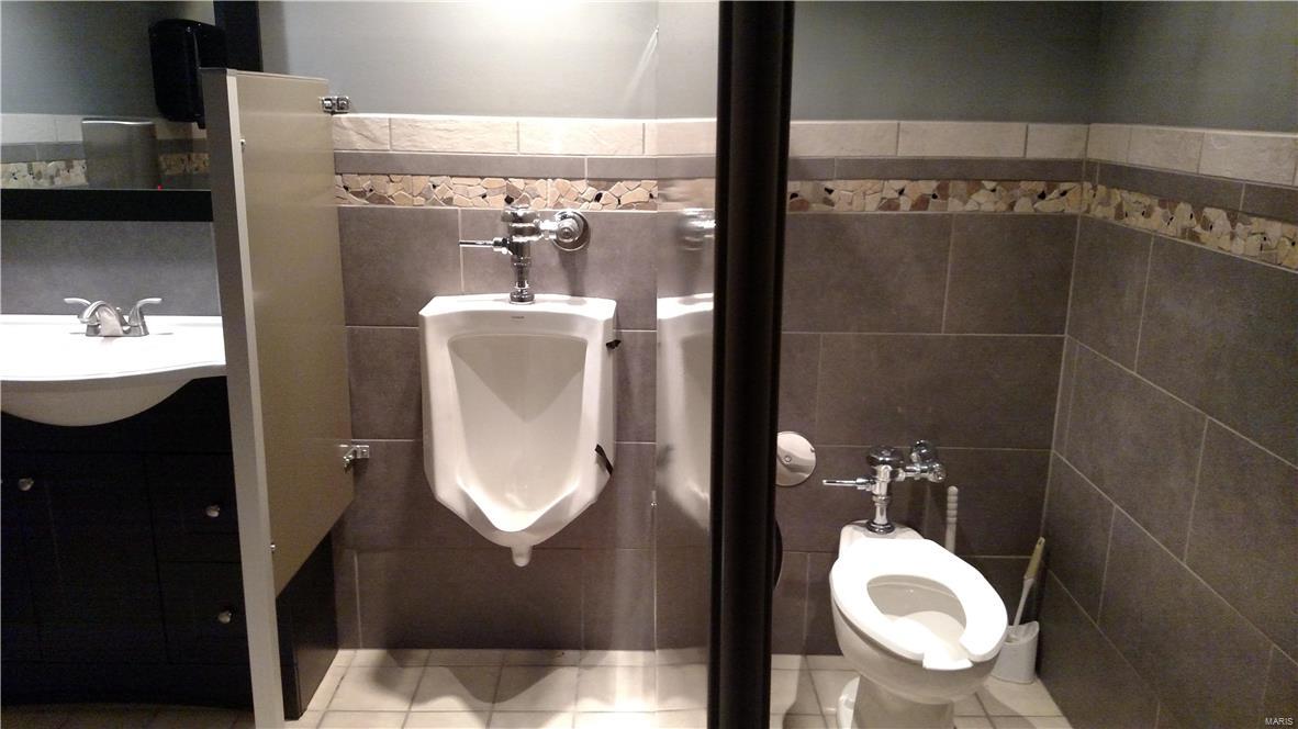 Steen & Cunninghams - Commercial Sale